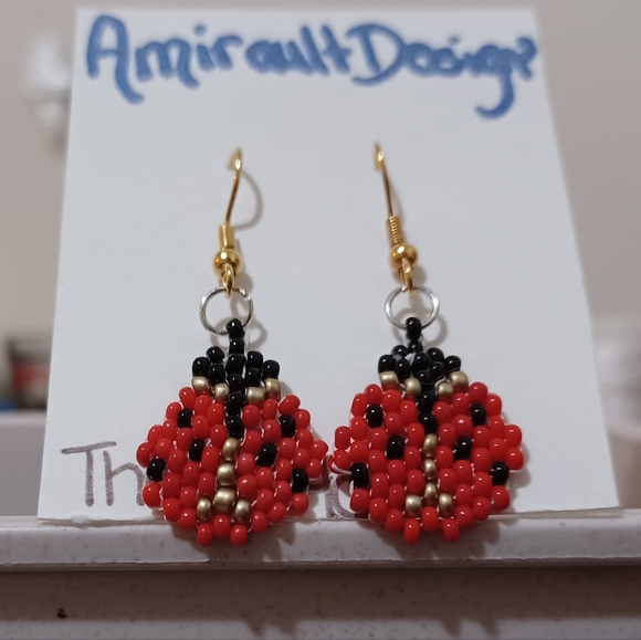 Flat beaded ladybug earrings - Picture 2 of 3
